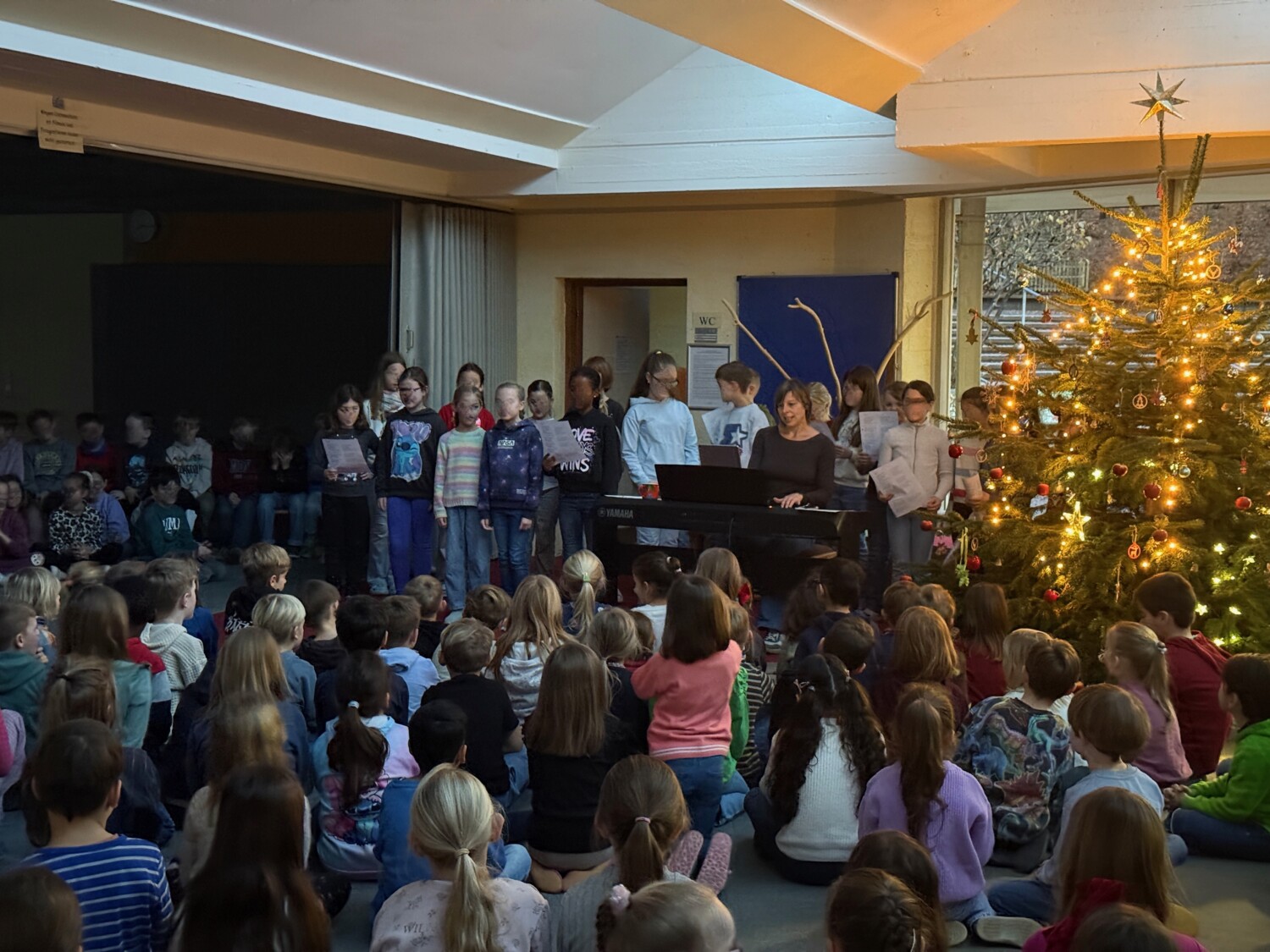 Adventsfeier 2025 in der Grundschule